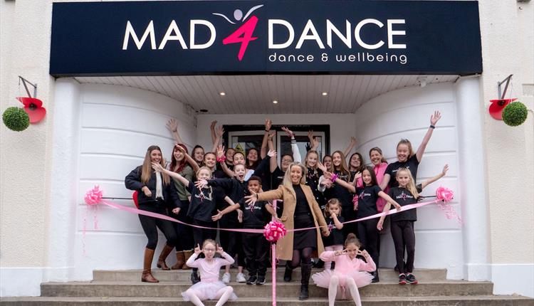 pupils outside mad4dance