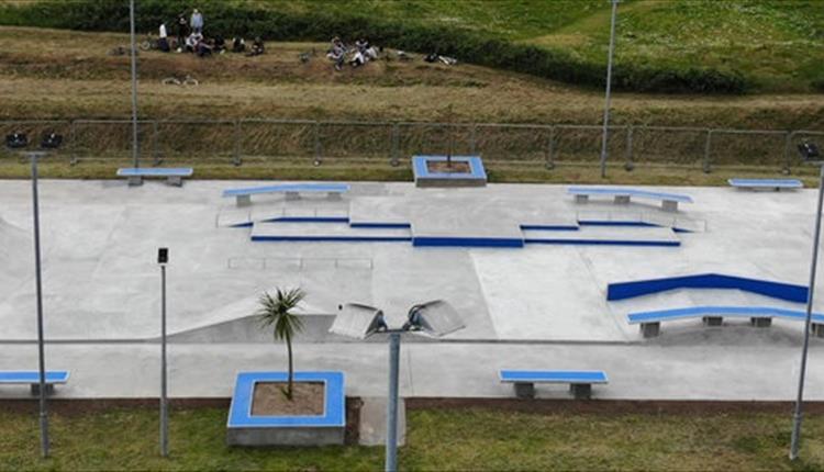 wide aerial shot of the skatepark at two riversmeet

